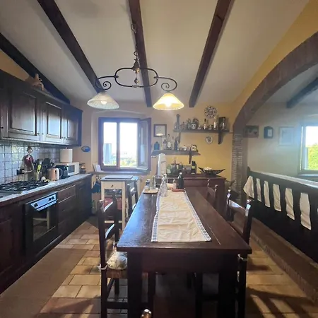 拉里古堡高级公寓 Apartment Lari